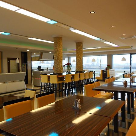 Gokart Hotel Κεσκεμέτ Εξωτερικό φωτογραφία