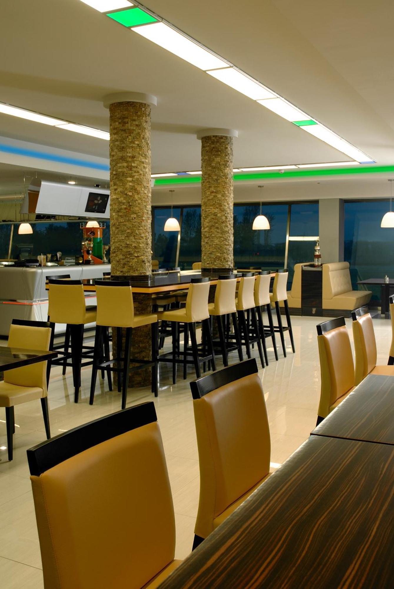 Gokart Hotel Κεσκεμέτ Εξωτερικό φωτογραφία