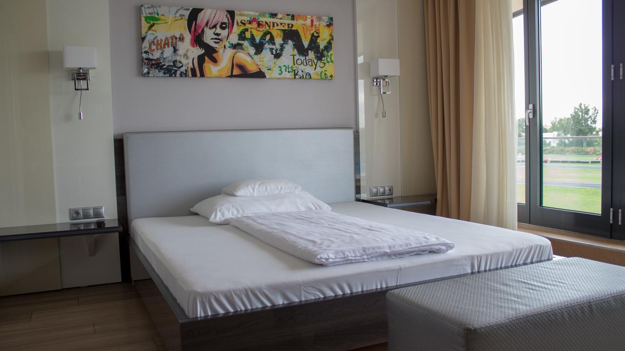 Gokart Hotel Κεσκεμέτ Εξωτερικό φωτογραφία