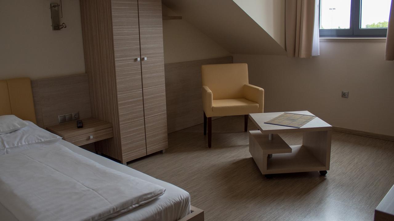 Gokart Hotel Κεσκεμέτ Εξωτερικό φωτογραφία